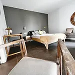 Apartman - Sleeps 4 - Parking - Close Villaverde